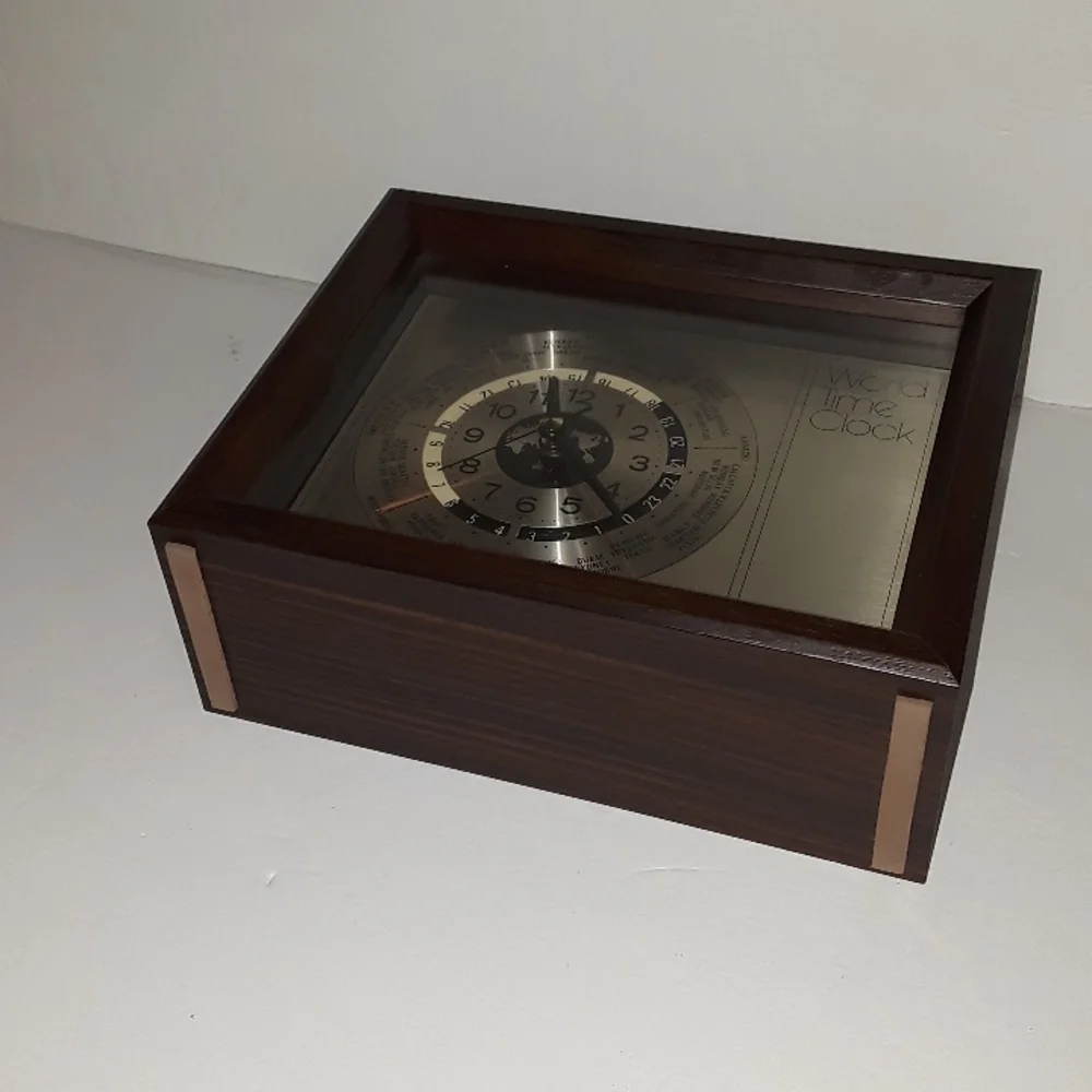 c RARE VINTAGE VERICHRON WORLD TIME WOODEN GLASS MANTEL SHELF CLOCK JAPAN